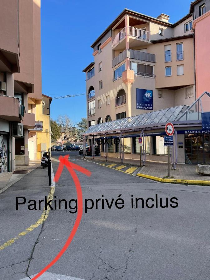 T2 Plein Centre Au 1Er Etage Avec Parking Prive Apartamento Millau Exterior foto