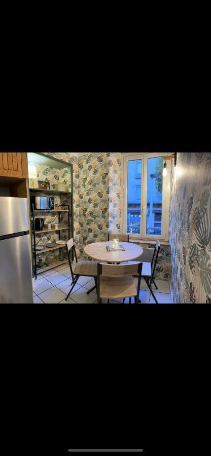T2 Plein Centre Au 1Er Etage Avec Parking Prive Apartamento Millau Exterior foto
